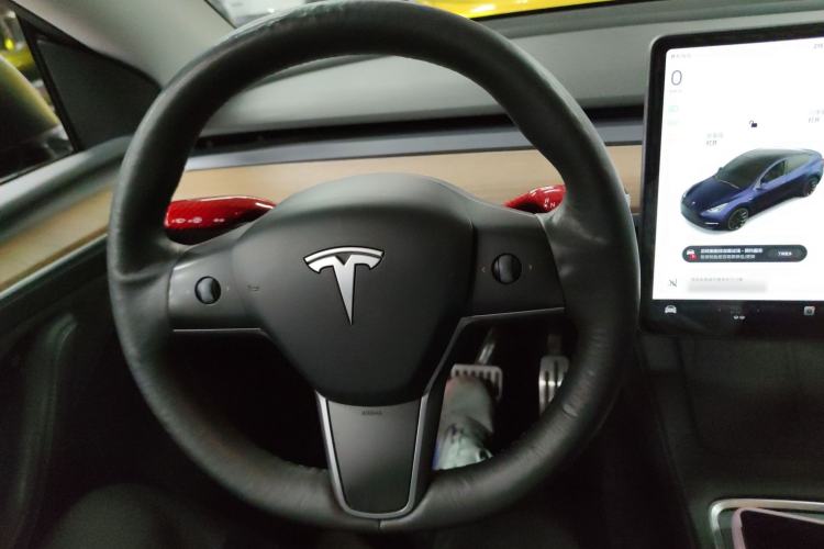 Used Tesla Model Y 2021 Long-Range All-Wheel-Drive Version Steering Wheel