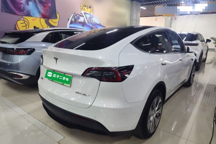 Used Tesla Model Y 2022 Long-Range All-Wheel-Drive Version