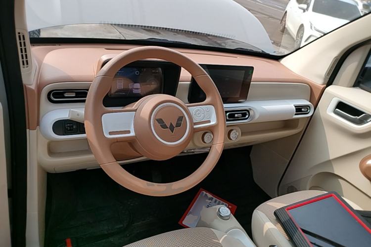 Used Wuling Hongguang MINIEV 2024 3rd Generation 215km Advanced Version Center Console