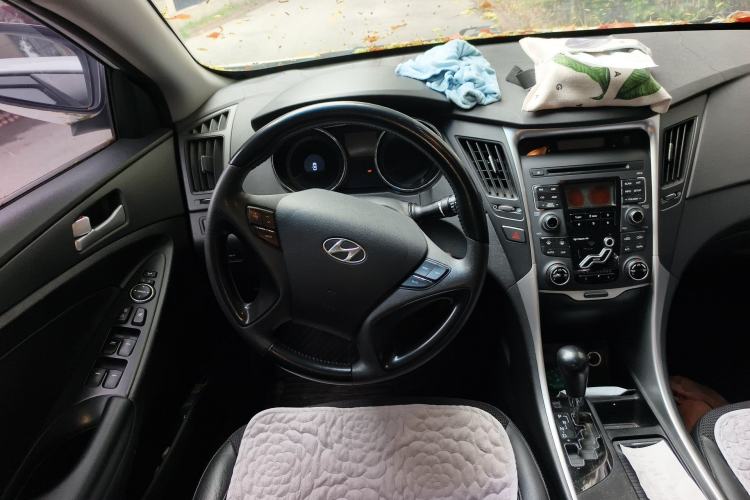 Used Hyundai Sonata 2011 2.0L Automatic Leading Edition Steering Wheel