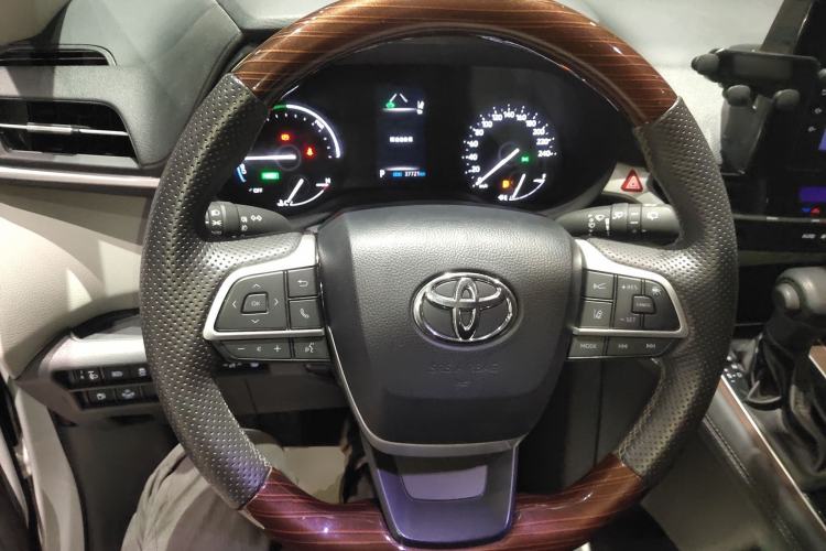 Used Toyota Sienna 2023 2.5L Hybrid Comfort Edition