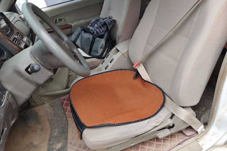 Used Nissan D22 2013 2.4L Gasoline Two-Wheel-Drive Standard Model