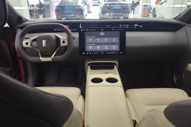 Used Avatr 06 2025 Pro Range-Extended Edition Center Console
