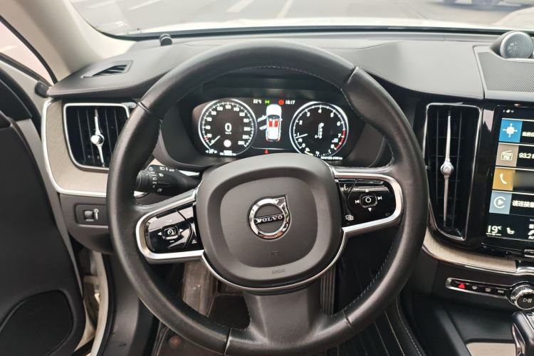 Used Volvo XC60 2020 T5 4x4 Smart Luxury Edition
