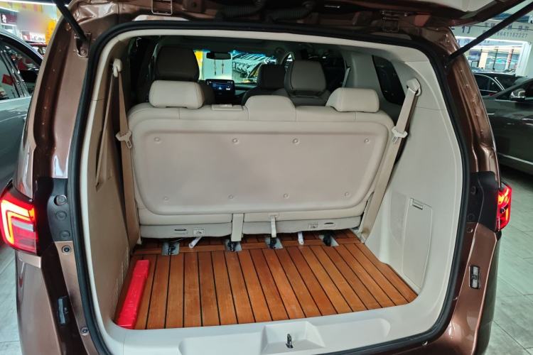 Used Buick GL8 2021 Land Cruiser Executive Class 652T Luxury Model