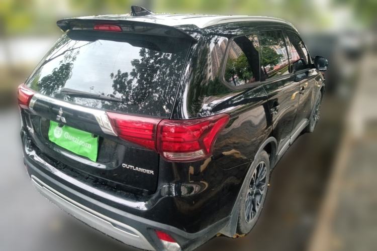 Used Mitsubishi Outlander 2019 2.0L Two-Wheel Drive Comfort Edition 7 Seats China V Emission Standard
