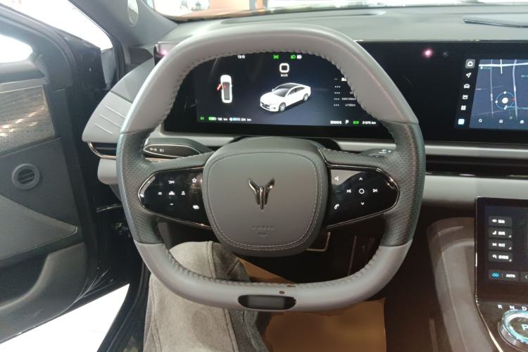 Used VOYAH PASSION 2024 PHEV Four-Wheel Drive Ultra-Long Range Flagship Model