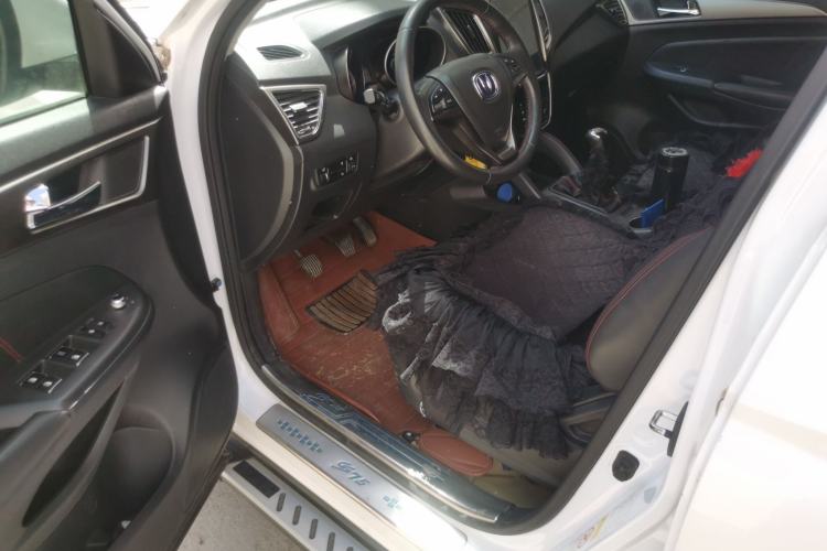 Used CHANGAN CS75 2014 2.0L Manual Luxury Version China IV Standard Interior 3