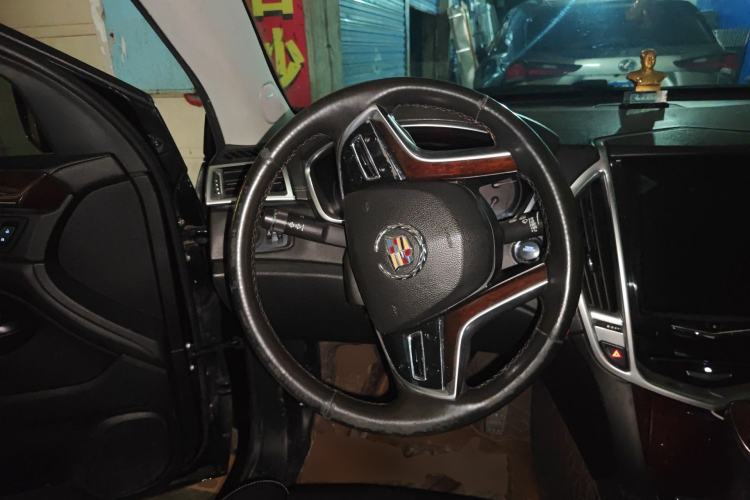 Used Cadillac SRX 2013 3.0L Elite Model Steering Wheel