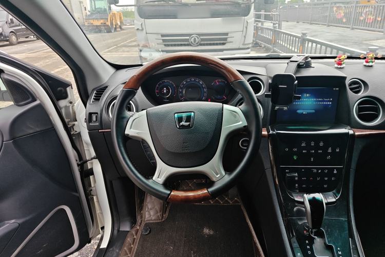 Used Luxgen Great 7 SUV 2016 2.2T Two-Wheel-Drive Smart Version Steering Wheel