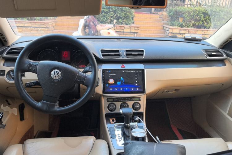 Used Volkswagen Magotan 2007 1.8 TSI Automatic Luxury Model Center Console