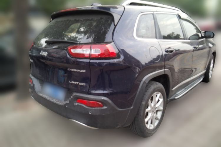 Used Jeep Cherokee 2017 2.0L Superior Edition