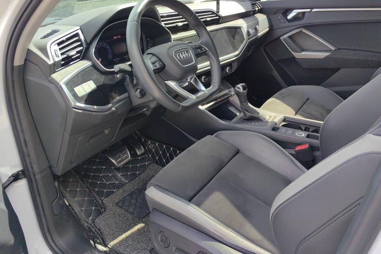 Used Audi Q3 2021 40 TFSI Fashion Dynamic Model