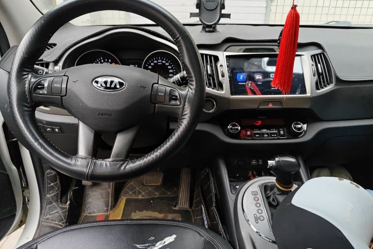 Used Kia Sportage R 2016 2.0L Automatic Two-Wheel Drive DLX Center Console