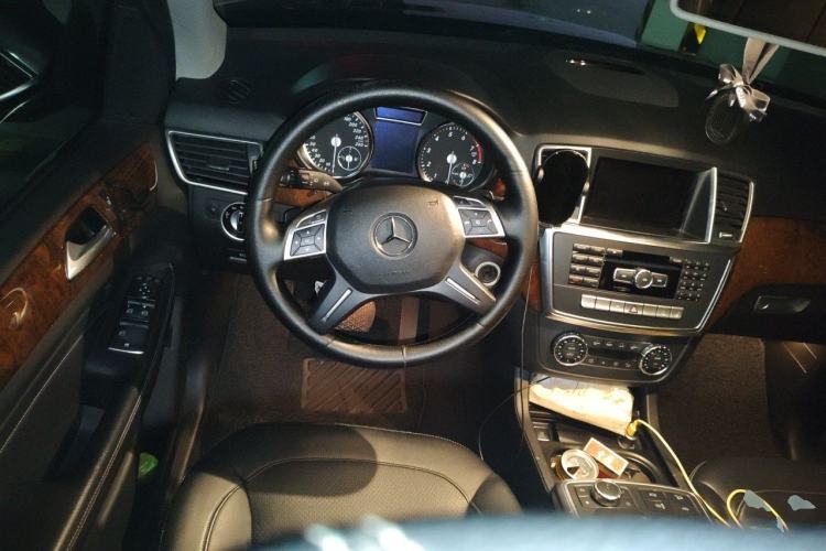 Used Mercedes-Benz M-Class 2012 ML 350 Sport Edition Steering Wheel