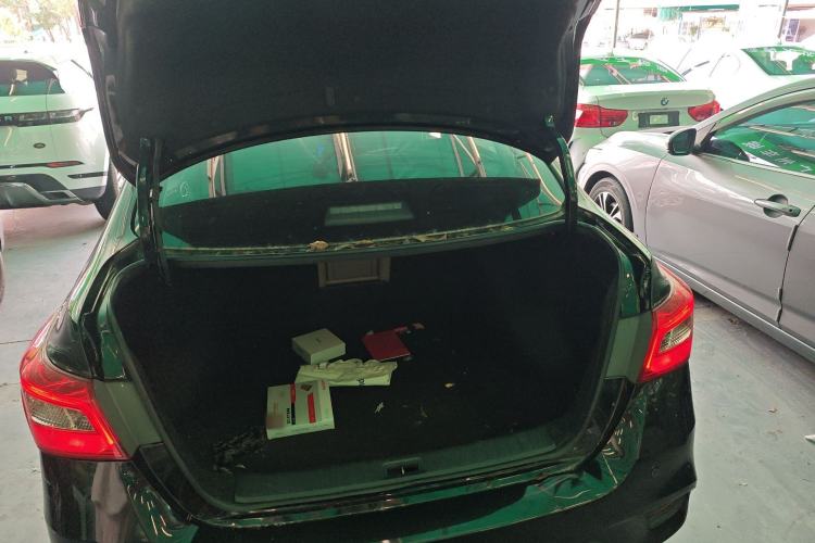 Used Nissan Sylphy 2016 1.6 XL CVT Luxury Edition Trunk