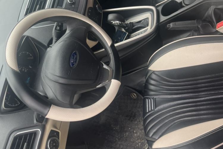 Used Ford Escort 2015 1.5L Automatic Comfort Edition Interior 2