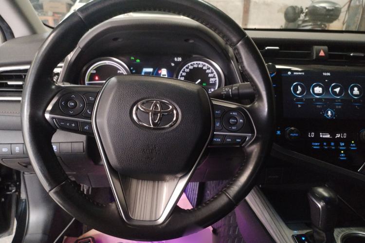 Used Toyota Camry 2019 Dual-Engine 2.5 HG Luxury Edition China VI Standard Steering Wheel