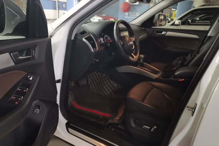 Used Audi Q5 2017 Plus 40 TFSI Ambition Model