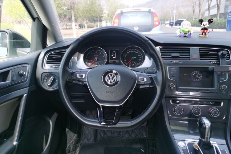 Used Volkswagen Golf 2017 230TSI Automatic Luxury Million-Vehicle Commemorative Edition Steering Wheel