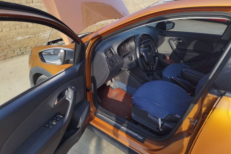 Used Volkswagen Polo 2014 1.6L Cross Polo Automatic