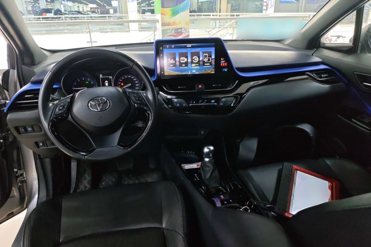 Used Toyota IZOA 2018 2.0L Yichi Edition China V Standard Center Console