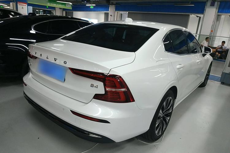 Used Volvo S60 2025 B4 Zhiyuan Luxury Edition