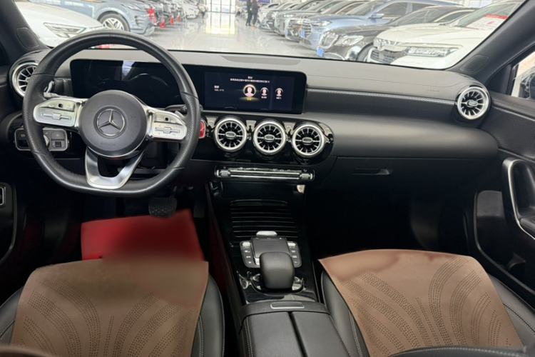 Used Mercedes-Benz A-Class 2022 Second Facelift A 200 L Sport Sedan Fashion Version