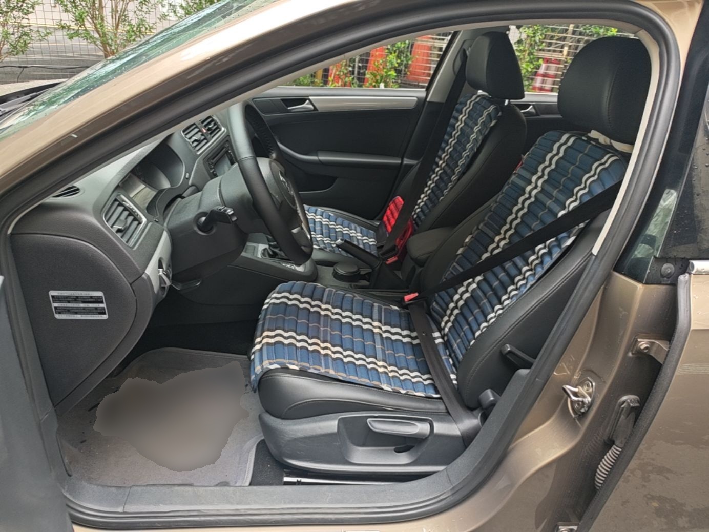 Vordere Reihe im Auto