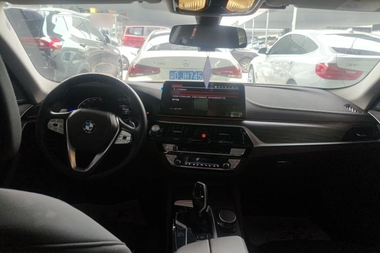 Used BMW 5 Series 2023 530Li Luxury Edition Premium Package Center Console