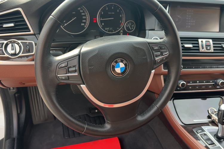 Used BMW 5 Series 2014 525Li Leading Model
