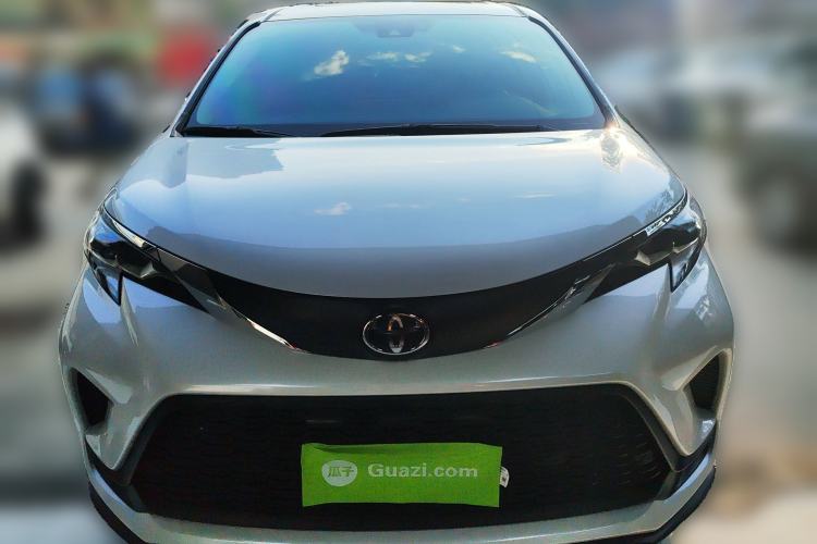 Used Toyota Granvia 2024 2.5L Hybrid Comfort Edition
