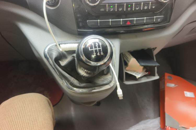 Used Foton Toano 2020 2.0T Multi-Function Extended Wheelbase Mid-Roof 5/6/7-Seater China VI4F20TC3
