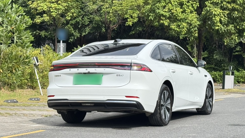 Geely Galaxy A7 2025 Model EM-i 150km Long-Distance Edition — снимка 14