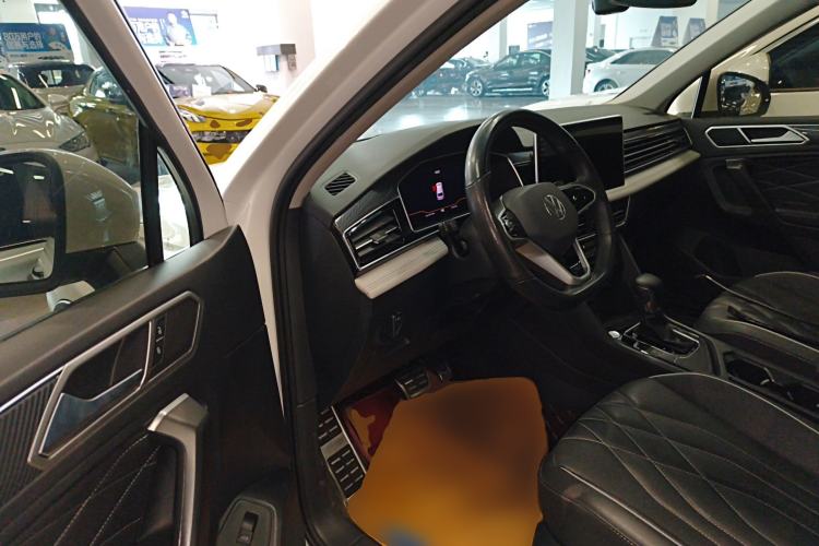 Used Volkswagen Tiguan L 2022 330TSI Automatic Two-Wheel Drive R-Line Enhanced Edition
