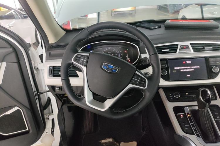 Used Geely Auto Emgrand X7 Sport 2018 1.8TD Automatic Two-Wheel Drive Smart Connect 4G Internet Edition Steering Wheel