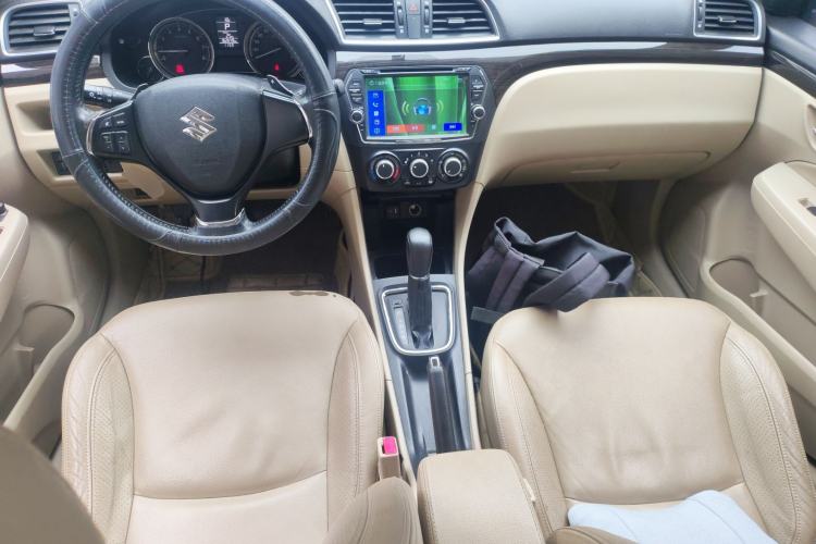 Used Suzuki Alivio 2015 1.6L Automatic Enjoyment Model Center Console