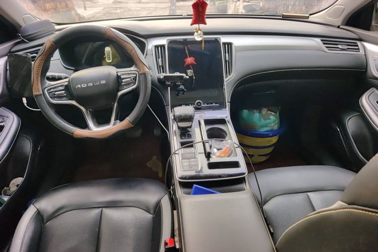 Used Roewe i6 MAX New Energy 2020 1.5T PHEV Cool & Stylish Skyroof Edition Center Console