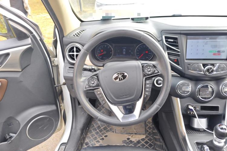 Used BYD Song 2016 GaiShi Edition 1.5TI Manual Elite Model