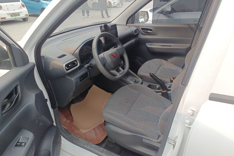 Used Wuling Hongguang New Energy 2025 Extended-Range Hybrid 50 km Standard Version Left Front Seat