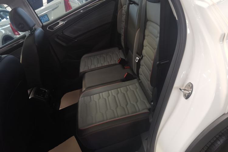 Used Volkswagen Tiguan L New Energy 2023 430 PHEV Plug-in Hybrid Flagship Edition Left Rear Seat