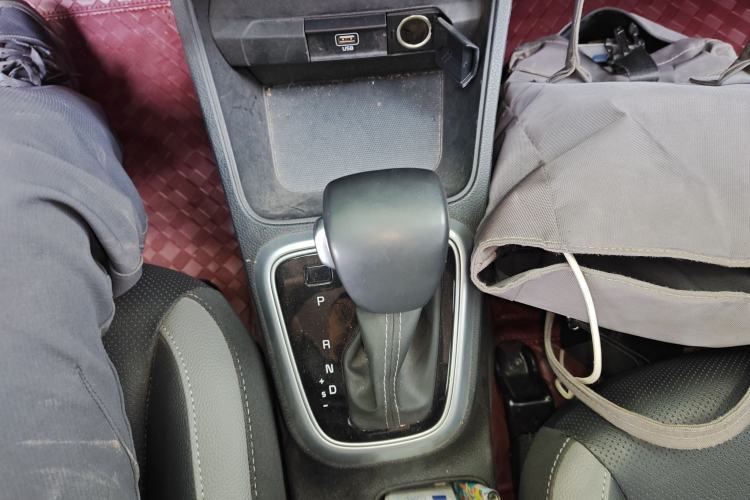 Used Kia kx1 Stonic 2021 1.4L CVT Fun Edition Gear Lever