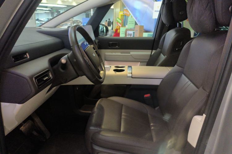 Used Li Auto MEGA 2024 Ultra Model
