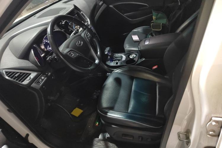 Used Hyundai Santa Fe 2017 2.0T Automatic All-Wheel Drive Smart 7-Seater Left Front Seat