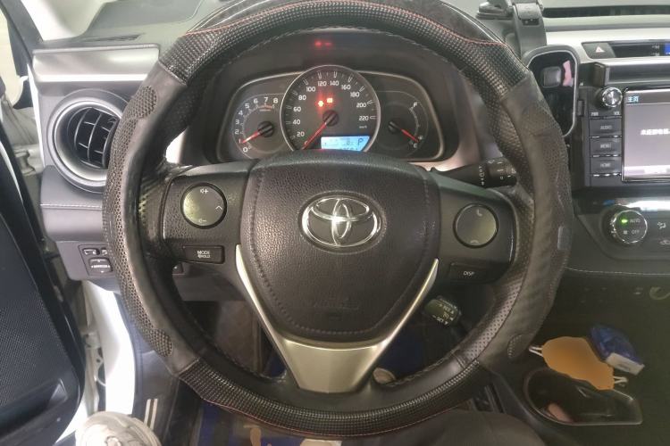 Used Toyota RAV4 2016 2.0L CVT Two-Wheel Drive Comfort Edition China V Standard