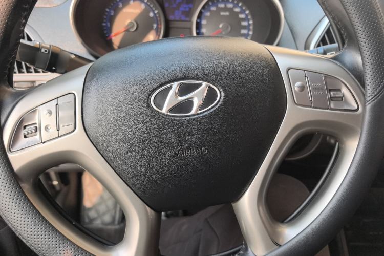 Used Hyundai ix35 2013 2.0L Automatic Two-Wheel Drive Smart GLS China IV Standard