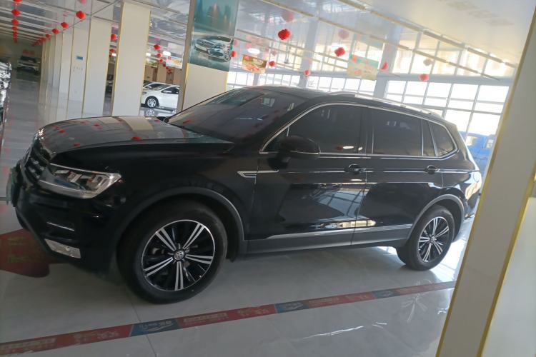 Used Volkswagen Tiguan L 2019 Updated Version 330TSI Automatic Two-Wheel Drive Panoramic Comfort Edition China VI Standard
