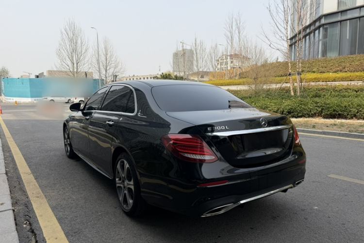 Used Mercedes-Benz E-Class 2016 E 300 L Sporty and Stylish Model