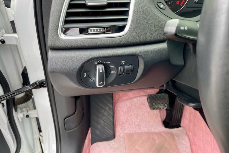 Used Audi Q3 2016 35 TFSI quattro all-wheel-drive style model
