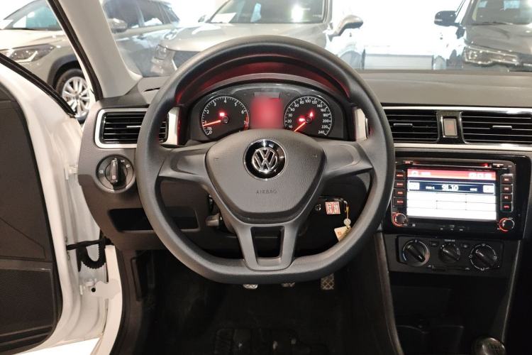 Used Volkswagen Santana 2015 HaoNa 1.6L Manual Fashion Edition
